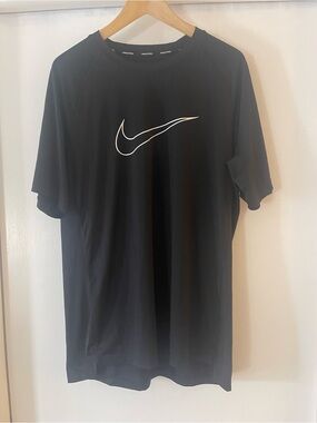 Nike Dri- Fit Men’s Black Swoosh Short-Sleeve Shirt XL slim fit